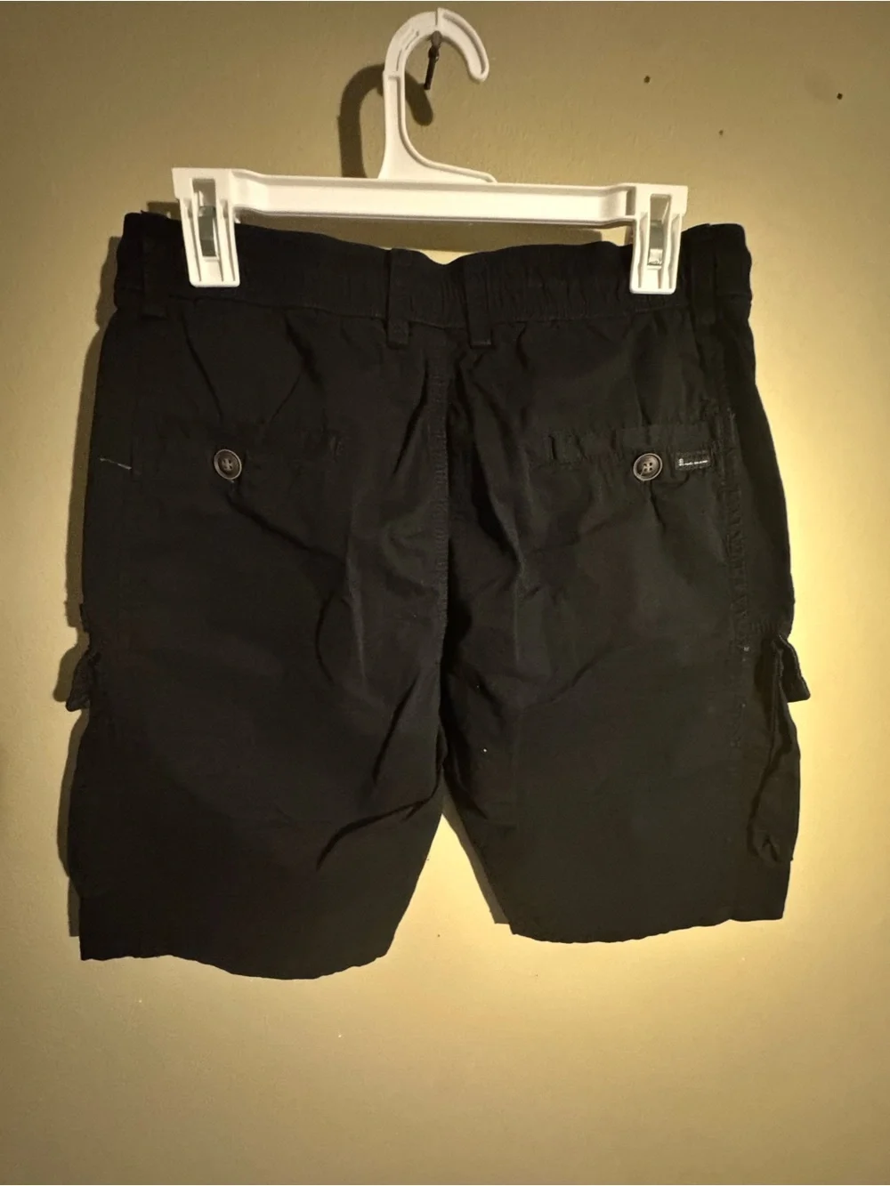 ZMYU-MEN Black Cargo Shorts with multiple pockets, Men’s Size 32. New with tags.